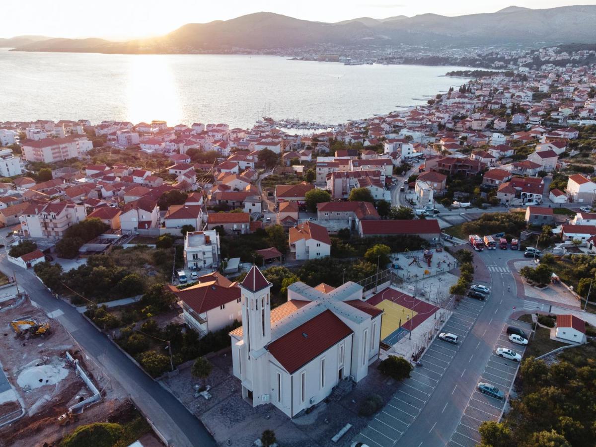 Studio-Appartements Emwey Trogir Exterior photo